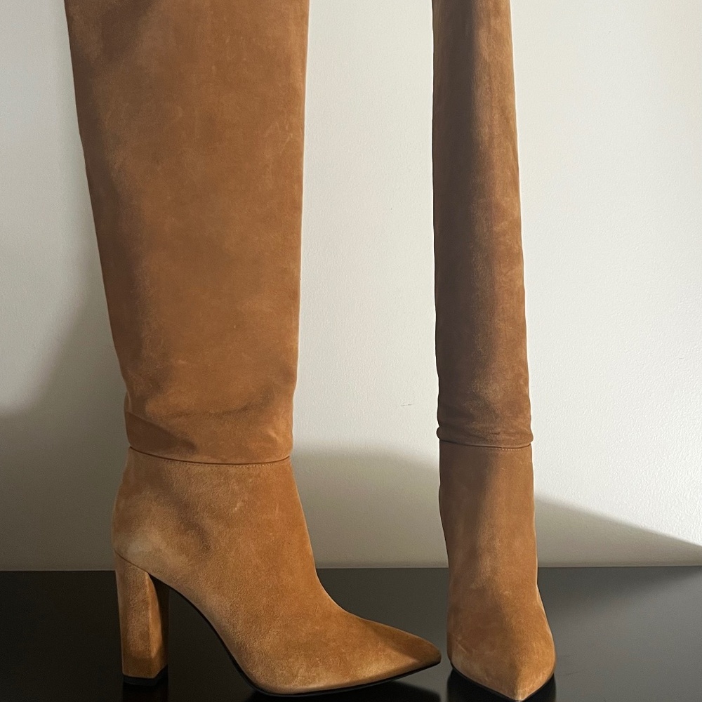 Tan suede knee-high boot size 38.5